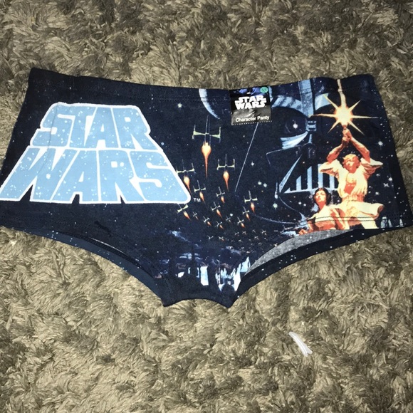 Star Wars Panty Women size Small 5. set of 4 pair - Picture 3 of 8